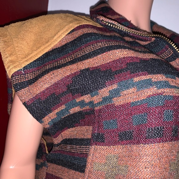 Women’s The Shirt Company Southwestern Vest Jacket - Picture 4 of 7